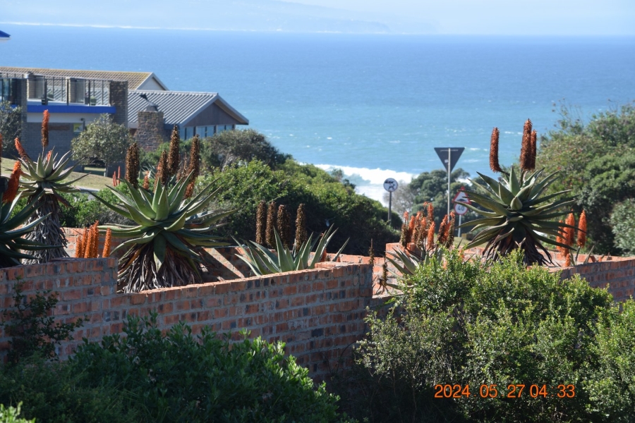  Bedroom Property for Sale in Boggomsbaai Western Cape